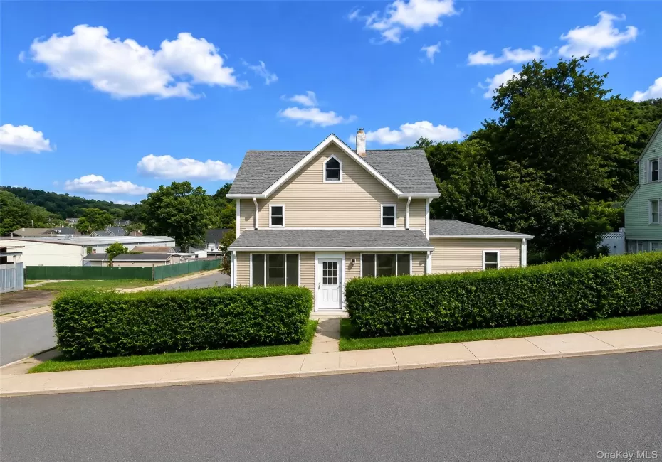 103 Broad Street, Peekskill, NY, 3 Bedrooms Bedrooms, 6 Rooms Rooms,2 BathroomsBathrooms,Residential,For Rent,Broad,0,1044893 103 Broad Street, Peekskill, NY, 3 Bedrooms Bedrooms, 6 Rooms Rooms,2 BathroomsBathrooms,Residential,For Rent,Broad,0,1044893