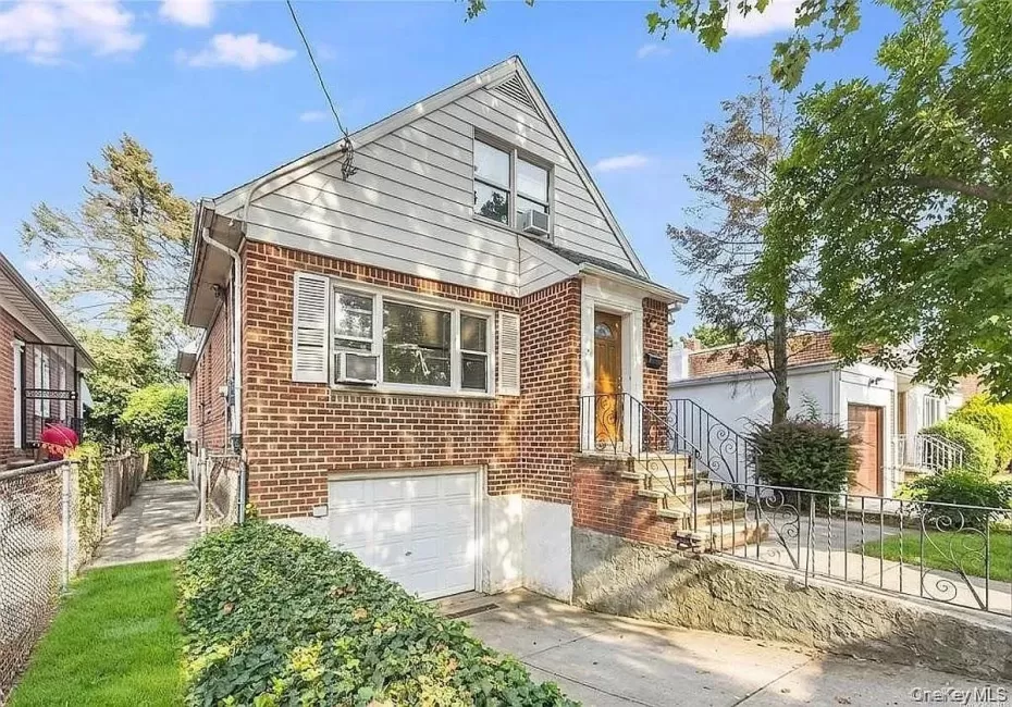80-15B 168th Street, New York, NY, 5 Bedrooms Bedrooms, 10 Rooms Rooms,3 BathroomsBathrooms,Residential,For Rent,168th,0,1045423 80-15B 168th Street, New York, NY, 5 Bedrooms Bedrooms, 10 Rooms Rooms,3 BathroomsBathrooms,Residential,For Rent,168th,0,1045423