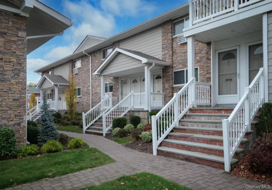 100 Friendly Court, Babylon, NY, 1 Bedroom Bedrooms, 4 Rooms Rooms,1 BathroomBathrooms,Residential Lease,For Rent,Friendly,0,1045465 100 Friendly Court, Babylon, NY, 1 Bedroom Bedrooms, 4 Rooms Rooms,1 BathroomBathrooms,Residential Lease,For Rent,Friendly,0,1045465