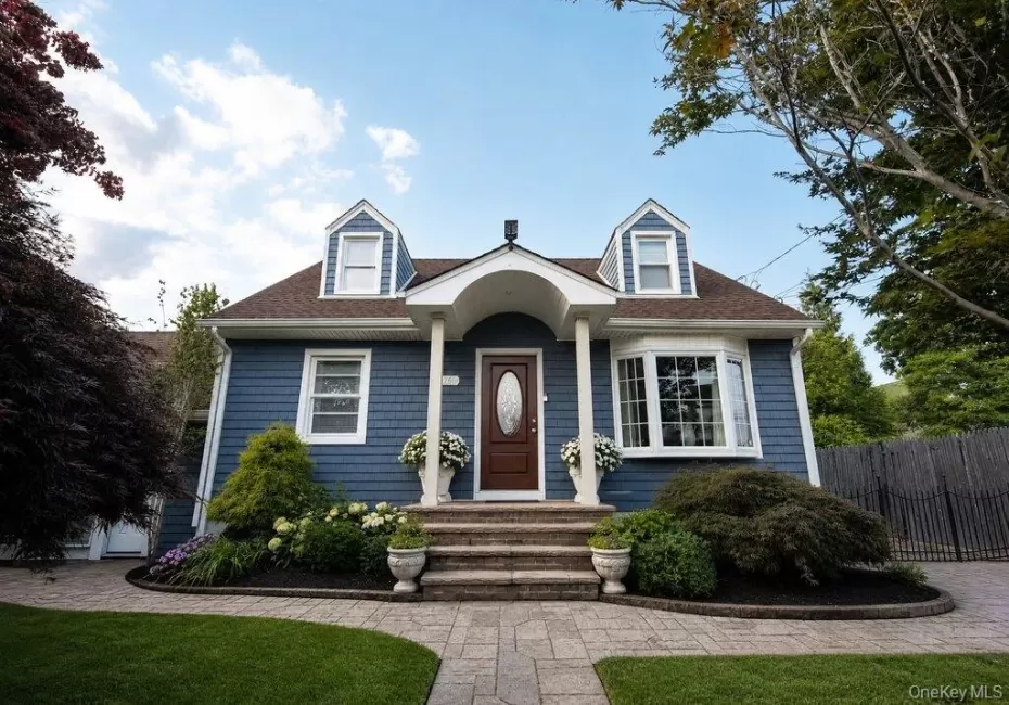 1061 Midland Street, Hempstead, NY, 5 Bedrooms Bedrooms, 8 Rooms Rooms,4 BathroomsBathrooms,Residential,For Rent,Midland,0,1034903 1061 Midland Street, Hempstead, NY, 5 Bedrooms Bedrooms, 8 Rooms Rooms,4 BathroomsBathrooms,Residential,For Rent,Midland,0,1034903