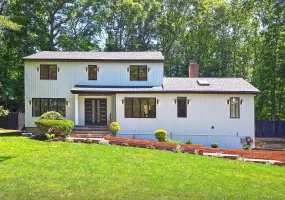 3 Jacobs Path, Huntington, NY, 5 Bedrooms Bedrooms, 16 Rooms Rooms,2 BathroomsBathrooms,Residential,For Rent,Jacobs,0,1017224 3 Jacobs Path, Huntington, NY, 5 Bedrooms Bedrooms, 16 Rooms Rooms,2 BathroomsBathrooms,Residential,For Rent,Jacobs,0,1017224
