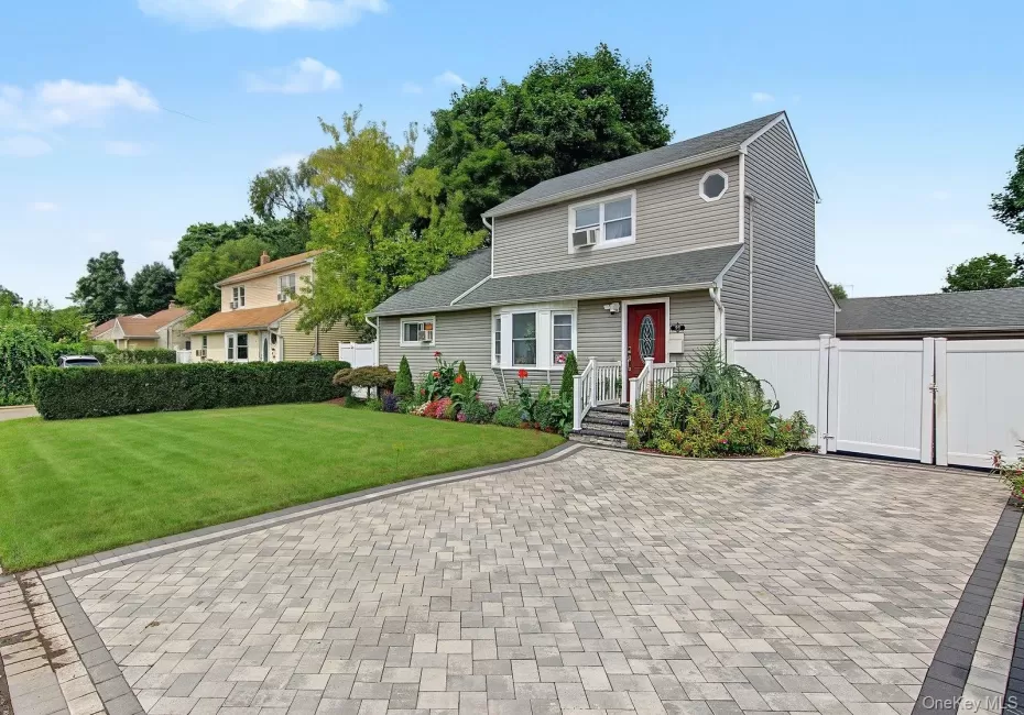 95 Booker Avenue, Babylon, NY, 5 Bedrooms Bedrooms, 10 Rooms Rooms,3 BathroomsBathrooms,Residential,For Rent,Booker,0,1036248 95 Booker Avenue, Babylon, NY, 5 Bedrooms Bedrooms, 10 Rooms Rooms,3 BathroomsBathrooms,Residential,For Rent,Booker,0,1036248