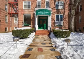 14235 84th Drive, New York, NY, 2 Bedrooms Bedrooms, 6 Rooms Rooms,1 BathroomBathrooms,Residential,For Rent,84th,0,962125 14235 84th Drive, New York, NY, 2 Bedrooms Bedrooms, 6 Rooms Rooms,1 BathroomBathrooms,Residential,For Rent,84th,0,962125