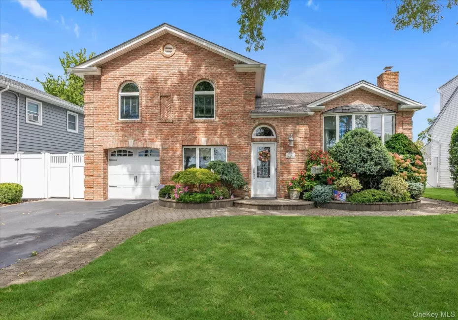 2781 Saint Marks Avenue, Hempstead, NY, 4 Bedrooms Bedrooms, 8 Rooms Rooms,2 BathroomsBathrooms,Residential,For Rent,Saint Marks,0,1043887 2781 Saint Marks Avenue, Hempstead, NY, 4 Bedrooms Bedrooms, 8 Rooms Rooms,2 BathroomsBathrooms,Residential,For Rent,Saint Marks,0,1043887