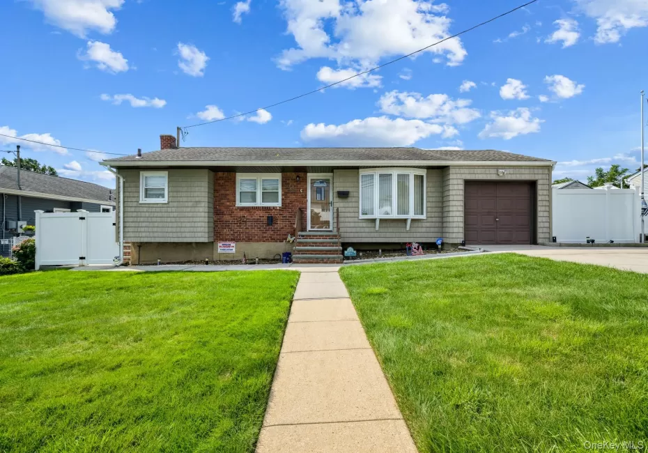 40 Elm Avenue, Oyster Bay, NY, 3 Bedrooms Bedrooms, 4 Rooms Rooms,1 BathroomBathrooms,Residential,For Rent,Elm,0,1044843 40 Elm Avenue, Oyster Bay, NY, 3 Bedrooms Bedrooms, 4 Rooms Rooms,1 BathroomBathrooms,Residential,For Rent,Elm,0,1044843