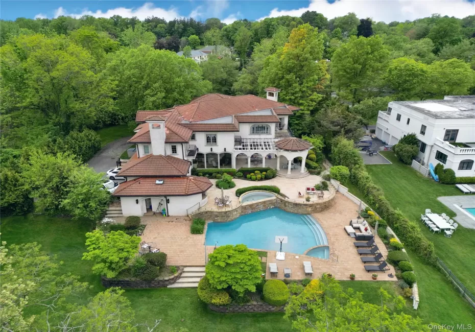 17 Split Rock Drive, North Hempstead, NY, 8 Bedrooms Bedrooms, 18 Rooms Rooms,8 BathroomsBathrooms,Residential,For Rent,Split Rock,0,1044865 17 Split Rock Drive, North Hempstead, NY, 8 Bedrooms Bedrooms, 18 Rooms Rooms,8 BathroomsBathrooms,Residential,For Rent,Split Rock,0,1044865