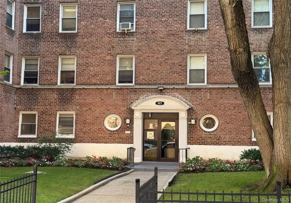 821 Bronx River Road, Yonkers, NY, 2 Bedrooms Bedrooms, 4 Rooms Rooms,1 BathroomBathrooms,Residential,For Rent,Bronx River,0,1042266 821 Bronx River Road, Yonkers, NY, 2 Bedrooms Bedrooms, 4 Rooms Rooms,1 BathroomBathrooms,Residential,For Rent,Bronx River,0,1042266