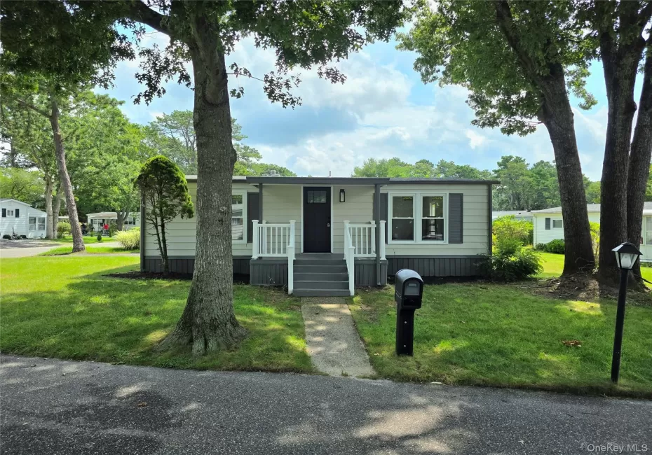525 Riverleigh Avenue, Riverhead, NY, 2 Bedrooms Bedrooms, 6 Rooms Rooms,1 BathroomBathrooms,Residential,For Rent,Riverleigh,0,1045025 525 Riverleigh Avenue, Riverhead, NY, 2 Bedrooms Bedrooms, 6 Rooms Rooms,1 BathroomBathrooms,Residential,For Rent,Riverleigh,0,1045025