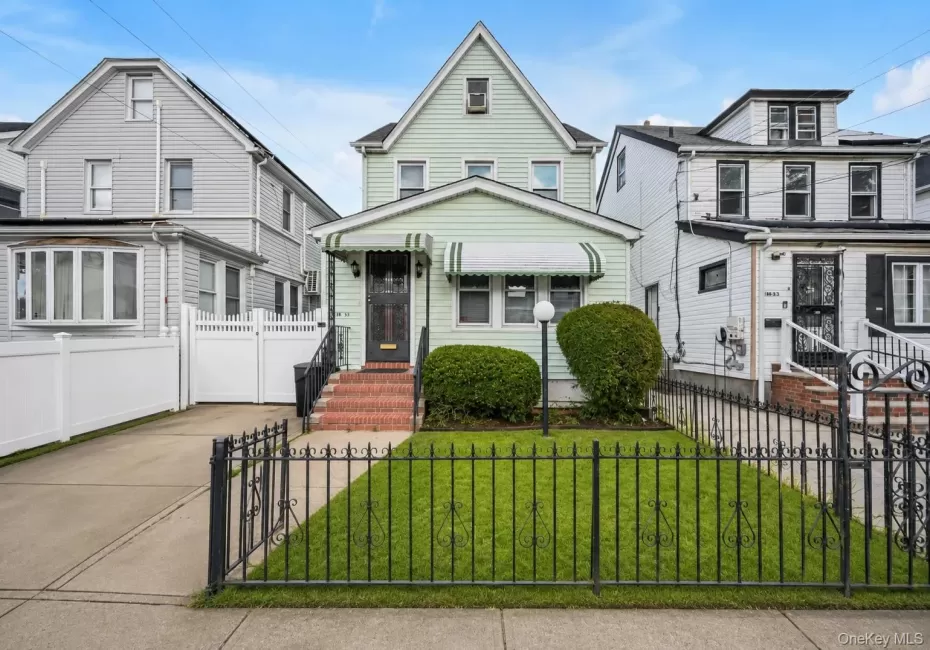 114-31 210th Street, New York, NY, 4 Bedrooms Bedrooms, 9 Rooms Rooms,1 BathroomBathrooms,Residential,For Rent,210th,0,1045523 114-31 210th Street, New York, NY, 4 Bedrooms Bedrooms, 9 Rooms Rooms,1 BathroomBathrooms,Residential,For Rent,210th,0,1045523