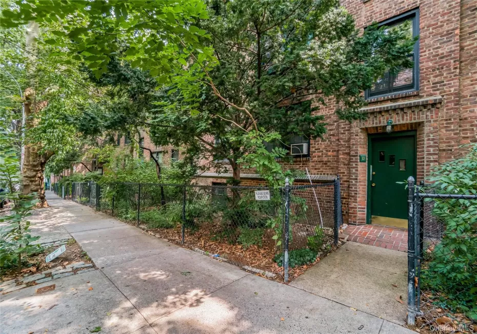 43-17 47th Street, New York, NY, 2 Bedrooms Bedrooms, 5 Rooms Rooms,1 BathroomBathrooms,Residential,For Rent,47th,0,1045494 43-17 47th Street, New York, NY, 2 Bedrooms Bedrooms, 5 Rooms Rooms,1 BathroomBathrooms,Residential,For Rent,47th,0,1045494