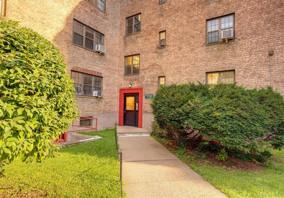 78-35 147th Street, New York, NY, 1 Bedroom Bedrooms, 3 Rooms Rooms,1 BathroomBathrooms,Residential,For Rent,147th,0,1045050 78-35 147th Street, New York, NY, 1 Bedroom Bedrooms, 3 Rooms Rooms,1 BathroomBathrooms,Residential,For Rent,147th,0,1045050