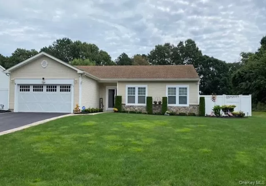 32 Pondview Circle, Brookhaven, NY, 3 Bedrooms Bedrooms, 6 Rooms Rooms,2 BathroomsBathrooms,Residential,For Rent,Pondview,0,1045153 32 Pondview Circle, Brookhaven, NY, 3 Bedrooms Bedrooms, 6 Rooms Rooms,2 BathroomsBathrooms,Residential,For Rent,Pondview,0,1045153