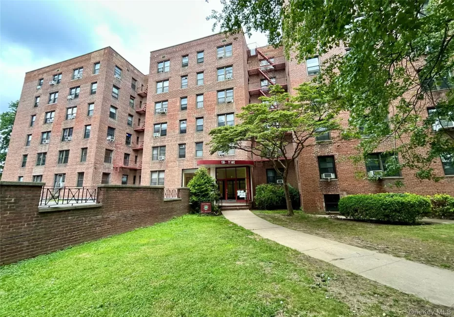 15020 71st Avenue, New York, NY, 2 Bedrooms Bedrooms, 5 Rooms Rooms,1 BathroomBathrooms,Residential,For Rent,71st,0,1045743 15020 71st Avenue, New York, NY, 2 Bedrooms Bedrooms, 5 Rooms Rooms,1 BathroomBathrooms,Residential,For Rent,71st,0,1045743