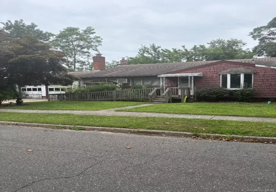 1 Cherokee Street, Oyster Bay, NY, 3 Bedrooms Bedrooms, 8 Rooms Rooms,1 BathroomBathrooms,Residential,For Rent,Cherokee,0,1045287 1 Cherokee Street, Oyster Bay, NY, 3 Bedrooms Bedrooms, 8 Rooms Rooms,1 BathroomBathrooms,Residential,For Rent,Cherokee,0,1045287
