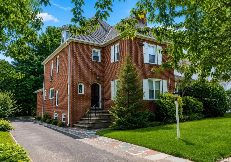 59 Essex Road, North Hempstead, NY, 4 Bedrooms Bedrooms, 9 Rooms Rooms,1 BathroomBathrooms,Residential Lease,For Rent,Essex,0,1045341 59 Essex Road, North Hempstead, NY, 4 Bedrooms Bedrooms, 9 Rooms Rooms,1 BathroomBathrooms,Residential Lease,For Rent,Essex,0,1045341