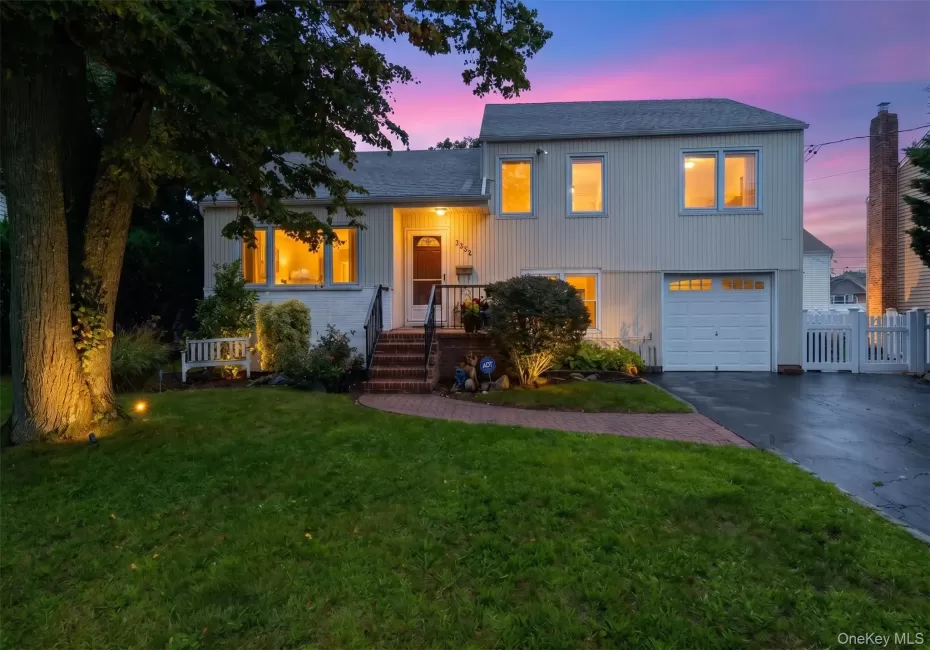 3352 4th Street, Hempstead, NY, 3 Bedrooms Bedrooms, 8 Rooms Rooms,2 BathroomsBathrooms,Residential,For Rent,4th,0,1044848 3352 4th Street, Hempstead, NY, 3 Bedrooms Bedrooms, 8 Rooms Rooms,2 BathroomsBathrooms,Residential,For Rent,4th,0,1044848
