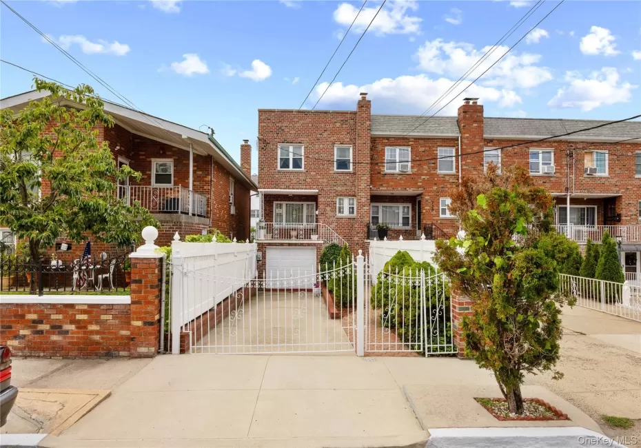 727 Hollywood Avenue, New York, NY, 3 Bedrooms Bedrooms, 5 Rooms Rooms,1 BathroomBathrooms,Residential,For Rent,Hollywood,0,1045765 727 Hollywood Avenue, New York, NY, 3 Bedrooms Bedrooms, 5 Rooms Rooms,1 BathroomBathrooms,Residential,For Rent,Hollywood,0,1045765
