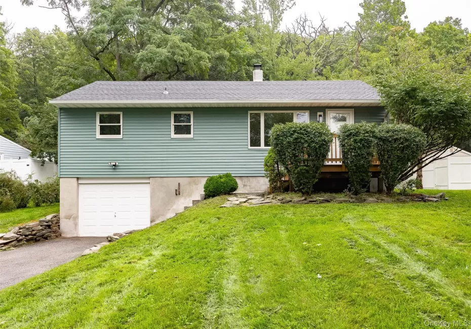 18 Van Wert Place, Hyde Park, NY, 3 Bedrooms Bedrooms, 9 Rooms Rooms,1 BathroomBathrooms,Residential,For Rent,Van Wert,0,1044823 18 Van Wert Place, Hyde Park, NY, 3 Bedrooms Bedrooms, 9 Rooms Rooms,1 BathroomBathrooms,Residential,For Rent,Van Wert,0,1044823