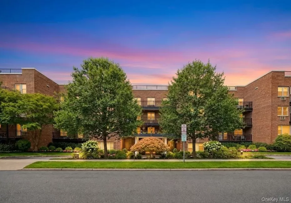 25 Chapel Place, North Hempstead, NY, 1 Bedroom Bedrooms, 4 Rooms Rooms,1 BathroomBathrooms,Residential,For Rent,Chapel Place,0,1045751 25 Chapel Place, North Hempstead, NY, 1 Bedroom Bedrooms, 4 Rooms Rooms,1 BathroomBathrooms,Residential,For Rent,Chapel Place,0,1045751