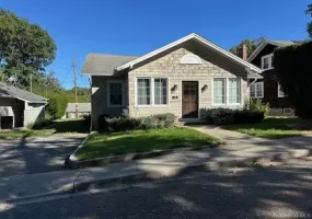 39 hillside Avenue, Oyster Bay, NY, 2 Bedrooms Bedrooms, 4 Rooms Rooms,1 BathroomBathrooms,Residential Lease,For Rent,hillside,0,1045854 39 hillside Avenue, Oyster Bay, NY, 2 Bedrooms Bedrooms, 4 Rooms Rooms,1 BathroomBathrooms,Residential Lease,For Rent,hillside,0,1045854