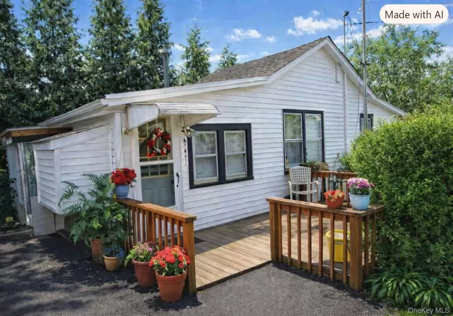 Welcome to your own private cottage with no one above or below you and a private deck! (virtually staged) Welcome to your own private cottage with no one above or below you and a private deck! (virtually staged)