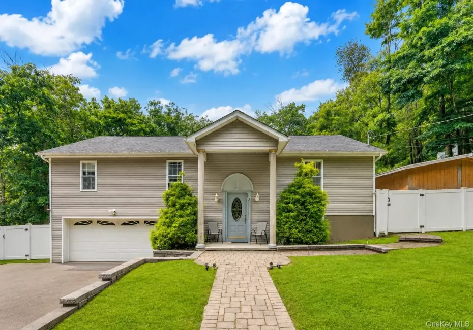 Welcome to 23 Hazelwood Road North Welcome to 23 Hazelwood Road North