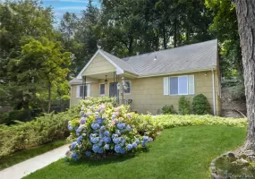 64 Bradley Street, Greenburgh, NY, 2 Bedrooms Bedrooms, 4 Rooms Rooms,2 BathroomsBathrooms,Residential,For Rent,Bradley,0,1028082 64 Bradley Street, Greenburgh, NY, 2 Bedrooms Bedrooms, 4 Rooms Rooms,2 BathroomsBathrooms,Residential,For Rent,Bradley,0,1028082