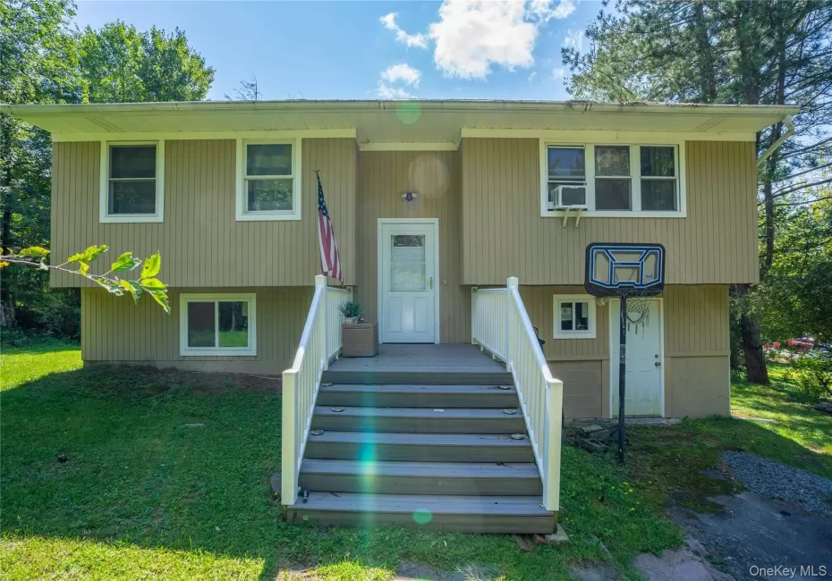 108 Maplewood Avenue, Fallsburg, NY, 3 Bedrooms Bedrooms, 7 Rooms Rooms,2 BathroomsBathrooms,Residential,For Rent,Maplewood,0,1042934 108 Maplewood Avenue, Fallsburg, NY, 3 Bedrooms Bedrooms, 7 Rooms Rooms,2 BathroomsBathrooms,Residential,For Rent,Maplewood,0,1042934