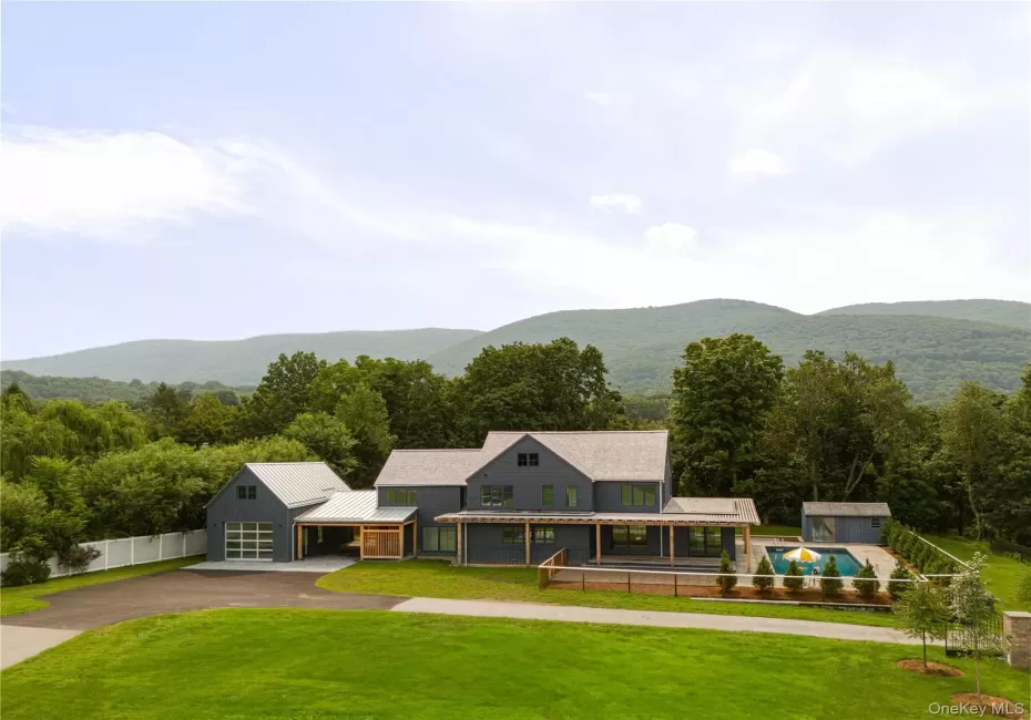 20 Dallis Place, Beacon, NY, 4 Bedrooms Bedrooms, 11 Rooms Rooms,3 BathroomsBathrooms,Residential,For Rent,Dallis,0,1045309 20 Dallis Place, Beacon, NY, 4 Bedrooms Bedrooms, 11 Rooms Rooms,3 BathroomsBathrooms,Residential,For Rent,Dallis,0,1045309