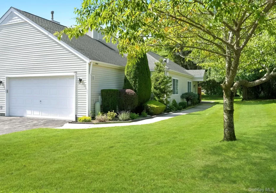 156 Farm House Court, Brookhaven, NY, 2 Bedrooms Bedrooms, 5 Rooms Rooms,2 BathroomsBathrooms,Residential,For Rent,Farm House,0,1045911 156 Farm House Court, Brookhaven, NY, 2 Bedrooms Bedrooms, 5 Rooms Rooms,2 BathroomsBathrooms,Residential,For Rent,Farm House,0,1045911