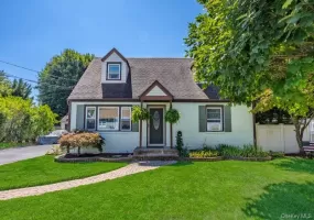 22 Maple Drive, Babylon, NY, 3 Bedrooms Bedrooms, 6 Rooms Rooms,2 BathroomsBathrooms,Residential,For Rent,Maple,0,1046083 22 Maple Drive, Babylon, NY, 3 Bedrooms Bedrooms, 6 Rooms Rooms,2 BathroomsBathrooms,Residential,For Rent,Maple,0,1046083