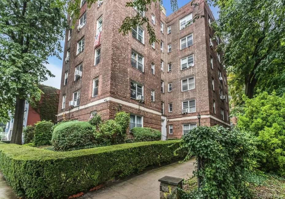 2600 Henry Hudson Parkway, New York, NY, 1 Bedroom Bedrooms, 4 Rooms Rooms,1 BathroomBathrooms,Residential,For Rent,Henry Hudson,0,1042929 2600 Henry Hudson Parkway, New York, NY, 1 Bedroom Bedrooms, 4 Rooms Rooms,1 BathroomBathrooms,Residential,For Rent,Henry Hudson,0,1042929