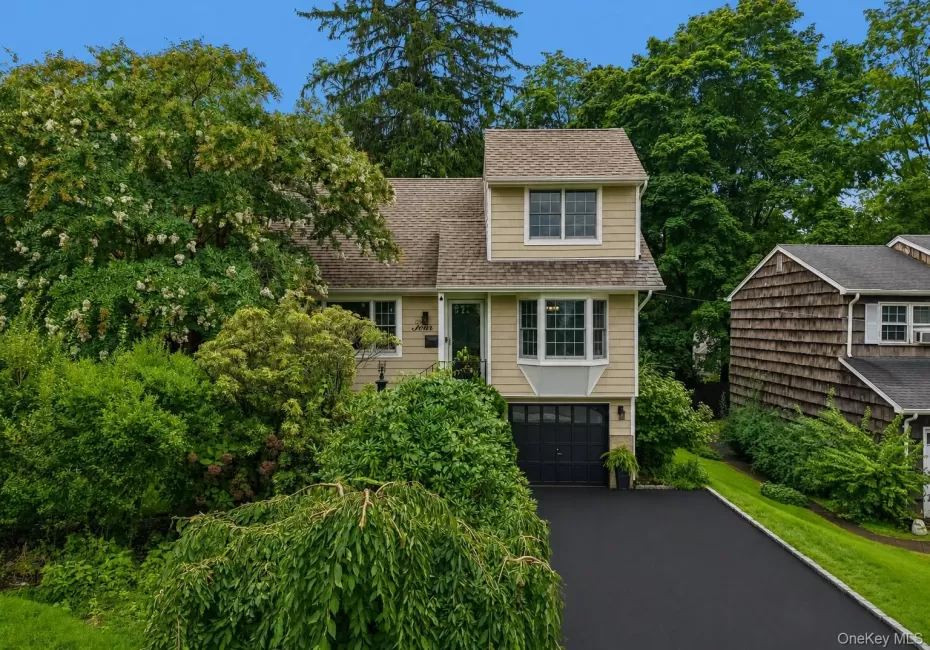 4 Beach Avenue, Huntington, NY, 3 Bedrooms Bedrooms, 7 Rooms Rooms,2 BathroomsBathrooms,Residential,For Rent,Beach,0,1044914 4 Beach Avenue, Huntington, NY, 3 Bedrooms Bedrooms, 7 Rooms Rooms,2 BathroomsBathrooms,Residential,For Rent,Beach,0,1044914