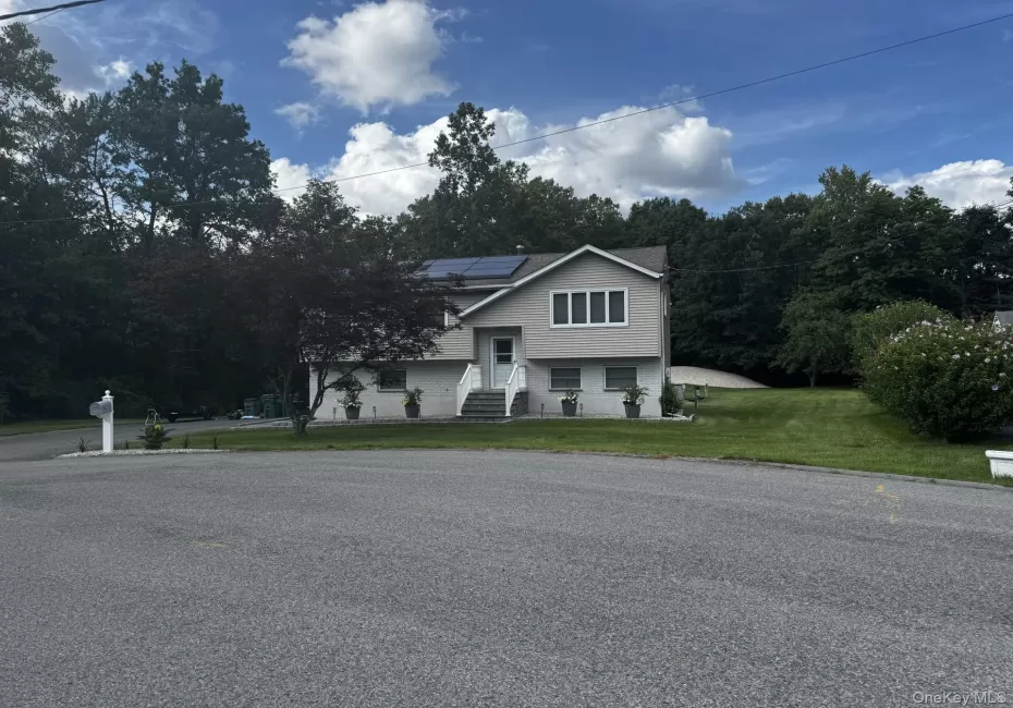 6 Russett Lane, Wappinger, NY, 5 Bedrooms Bedrooms, 13 Rooms Rooms,2 BathroomsBathrooms,Residential,For Rent,Russett,0,1044919 6 Russett Lane, Wappinger, NY, 5 Bedrooms Bedrooms, 13 Rooms Rooms,2 BathroomsBathrooms,Residential,For Rent,Russett,0,1044919