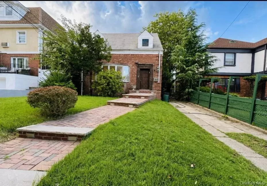 176-29 80th Drive, New York, NY, 5 Bedrooms Bedrooms, 8 Rooms Rooms,3 BathroomsBathrooms,Residential,For Rent,80th,0,1046053 176-29 80th Drive, New York, NY, 5 Bedrooms Bedrooms, 8 Rooms Rooms,3 BathroomsBathrooms,Residential,For Rent,80th,0,1046053