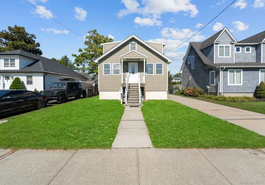 109 Laurel Street, Brookhaven, NY, 5 Bedrooms Bedrooms, 10 Rooms Rooms,2 BathroomsBathrooms,Residential,For Rent,Laurel,0,1046309 109 Laurel Street, Brookhaven, NY, 5 Bedrooms Bedrooms, 10 Rooms Rooms,2 BathroomsBathrooms,Residential,For Rent,Laurel,0,1046309