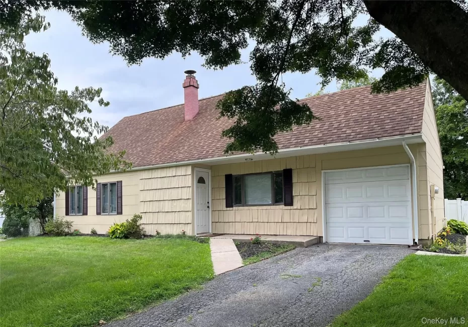 88 Matsunaye Drive, Brookhaven, NY, 3 Bedrooms Bedrooms, 5 Rooms Rooms,1 BathroomBathrooms,Residential Lease,For Rent,Matsunaye,0,1046380 88 Matsunaye Drive, Brookhaven, NY, 3 Bedrooms Bedrooms, 5 Rooms Rooms,1 BathroomBathrooms,Residential Lease,For Rent,Matsunaye,0,1046380