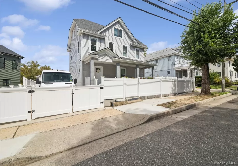 15 Prospect Place, Hempstead, NY, 4 Bedrooms Bedrooms, 6 Rooms Rooms,3 BathroomsBathrooms,Residential,For Rent,Prospect,0,1045790 15 Prospect Place, Hempstead, NY, 4 Bedrooms Bedrooms, 6 Rooms Rooms,3 BathroomsBathrooms,Residential,For Rent,Prospect,0,1045790