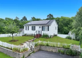 23 Hemlock Drive, Brookhaven, NY, 3 Bedrooms Bedrooms, 5 Rooms Rooms,2 BathroomsBathrooms,Residential,For Rent,Hemlock,0,1046366 23 Hemlock Drive, Brookhaven, NY, 3 Bedrooms Bedrooms, 5 Rooms Rooms,2 BathroomsBathrooms,Residential,For Rent,Hemlock,0,1046366