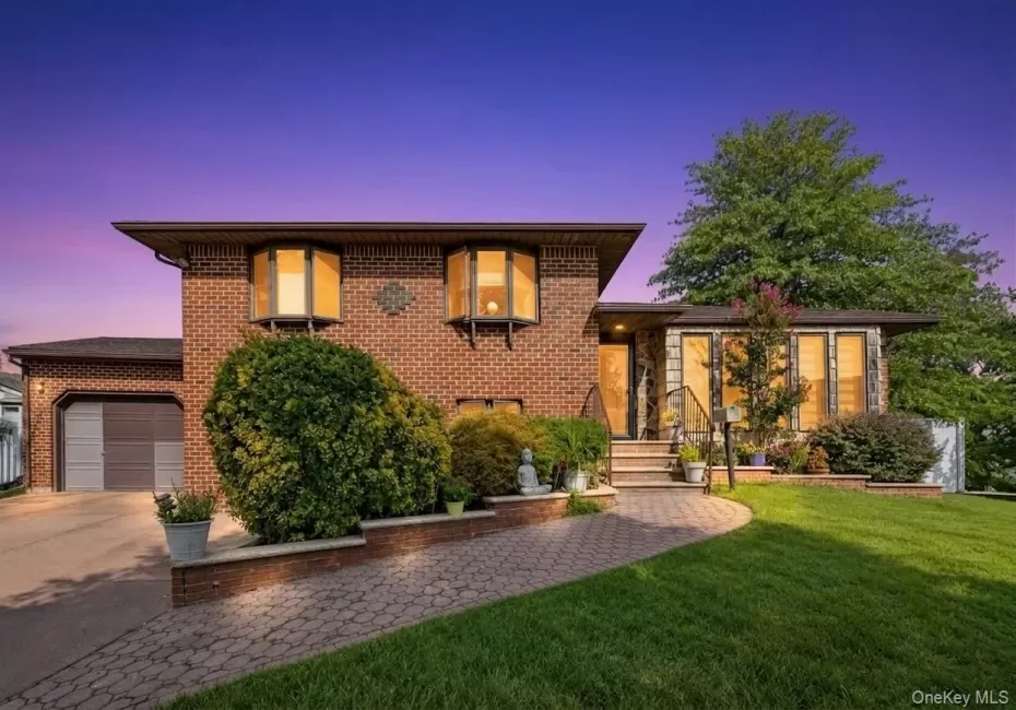 11 Verbena Court, Oyster Bay, NY, 3 Bedrooms Bedrooms, 10 Rooms Rooms,4 BathroomsBathrooms,Residential,For Rent,Verbena,0,1045166 11 Verbena Court, Oyster Bay, NY, 3 Bedrooms Bedrooms, 10 Rooms Rooms,4 BathroomsBathrooms,Residential,For Rent,Verbena,0,1045166