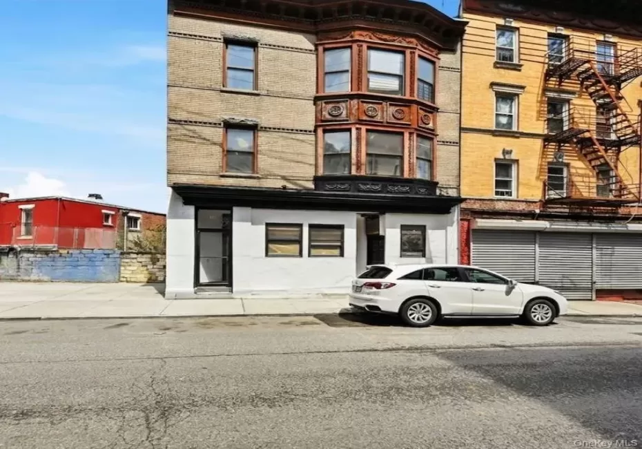 35 Lawrence Street, Yonkers, NY, 3 Bedrooms Bedrooms, 7 Rooms Rooms,1 BathroomBathrooms,Residential Lease,For Rent,Lawrence,0,1046378 35 Lawrence Street, Yonkers, NY, 3 Bedrooms Bedrooms, 7 Rooms Rooms,1 BathroomBathrooms,Residential Lease,For Rent,Lawrence,0,1046378