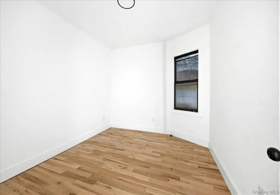 35 Lawrence Street, Yonkers, NY, 3 Bedrooms Bedrooms, 6 Rooms Rooms,1 BathroomBathrooms,Residential Lease,For Rent,Lawrence,0,1046377 35 Lawrence Street, Yonkers, NY, 3 Bedrooms Bedrooms, 6 Rooms Rooms,1 BathroomBathrooms,Residential Lease,For Rent,Lawrence,0,1046377