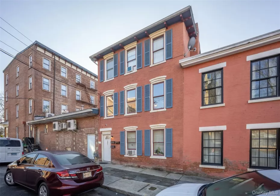 101 Washington Street, Newburgh (city), NY, 1 Bedroom Bedrooms, 3 Rooms Rooms,1 BathroomBathrooms,Residential Lease,For Rent,Washington,0,1046263 101 Washington Street, Newburgh (city), NY, 1 Bedroom Bedrooms, 3 Rooms Rooms,1 BathroomBathrooms,Residential Lease,For Rent,Washington,0,1046263