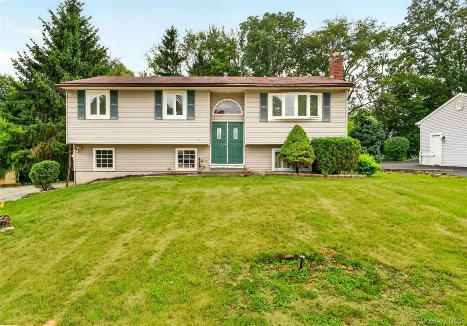 23 Marcy Lane, Middletown, NY, 4 Bedrooms Bedrooms, 8 Rooms Rooms,1 BathroomBathrooms,Residential,For Rent,Marcy,0,1000738 23 Marcy Lane, Middletown, NY, 4 Bedrooms Bedrooms, 8 Rooms Rooms,1 BathroomBathrooms,Residential,For Rent,Marcy,0,1000738