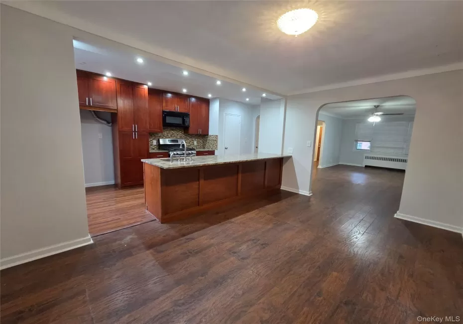 2129 Muliner Avenue, New York, NY, 4 Bedrooms Bedrooms, 7 Rooms Rooms,1 BathroomBathrooms,Residential Lease,For Rent,Muliner,0,1046395 2129 Muliner Avenue, New York, NY, 4 Bedrooms Bedrooms, 7 Rooms Rooms,1 BathroomBathrooms,Residential Lease,For Rent,Muliner,0,1046395