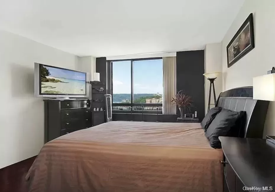 BEDROOM BEDROOM