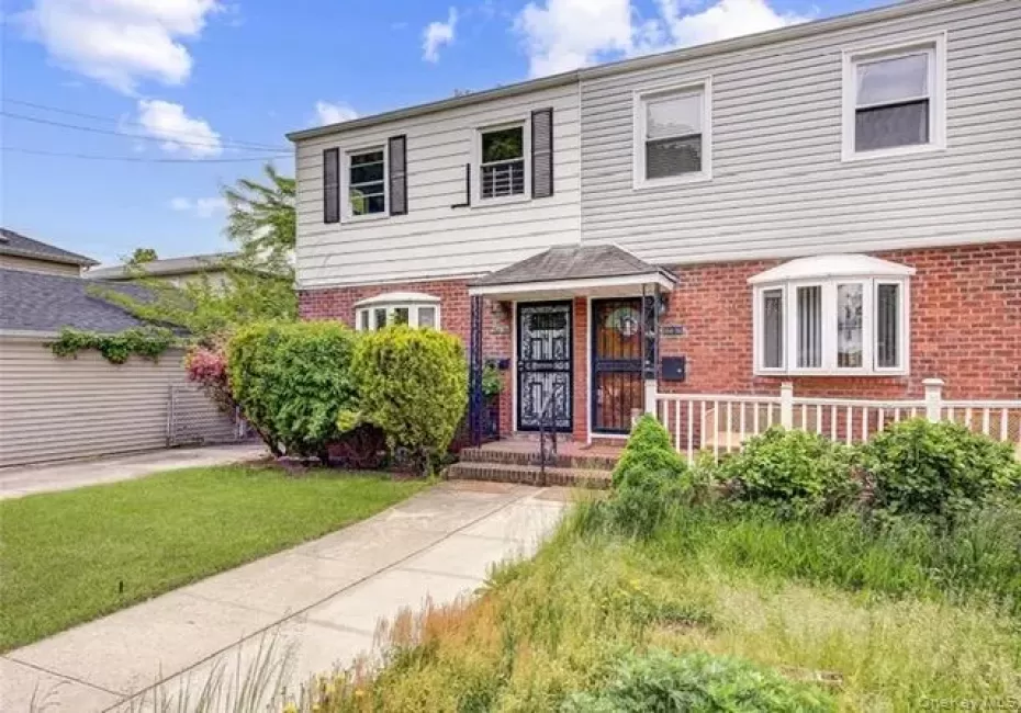 164-38 76th Road, New York, NY, 3 Bedrooms Bedrooms, 6 Rooms Rooms,2 BathroomsBathrooms,Residential Lease,For Rent,76th,0,1007237 164-38 76th Road, New York, NY, 3 Bedrooms Bedrooms, 6 Rooms Rooms,2 BathroomsBathrooms,Residential Lease,For Rent,76th,0,1007237