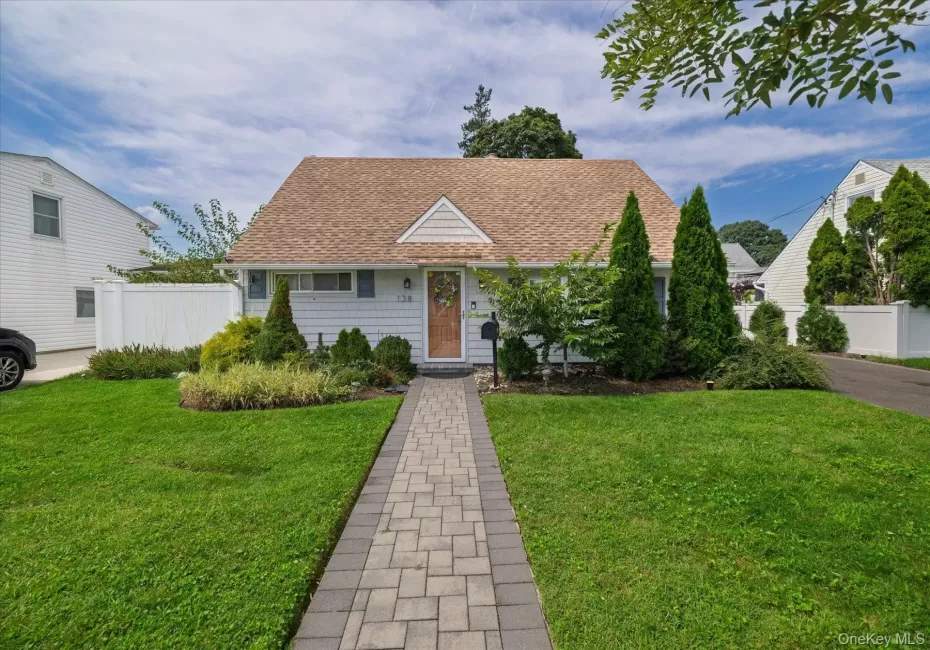 138 Southberry Lane, Hempstead, NY, 4 Bedrooms Bedrooms, 6 Rooms Rooms,1 BathroomBathrooms,Residential,For Rent,Southberry,0,1041826 138 Southberry Lane, Hempstead, NY, 4 Bedrooms Bedrooms, 6 Rooms Rooms,1 BathroomBathrooms,Residential,For Rent,Southberry,0,1041826