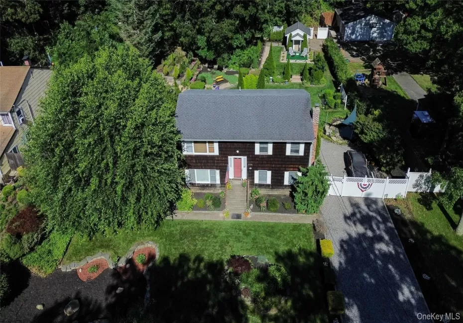 530 Boxwood Drive, Brookhaven, NY, 5 Bedrooms Bedrooms, 13 Rooms Rooms,2 BathroomsBathrooms,Residential,For Rent,Boxwood,0,1041711 530 Boxwood Drive, Brookhaven, NY, 5 Bedrooms Bedrooms, 13 Rooms Rooms,2 BathroomsBathrooms,Residential,For Rent,Boxwood,0,1041711