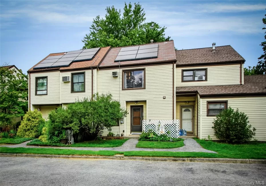 4 Sycamore Drive, Beacon, NY, 3 Bedrooms Bedrooms, 7 Rooms Rooms,1 BathroomBathrooms,Residential,For Rent,Sycamore,0,1044925 4 Sycamore Drive, Beacon, NY, 3 Bedrooms Bedrooms, 7 Rooms Rooms,1 BathroomBathrooms,Residential,For Rent,Sycamore,0,1044925